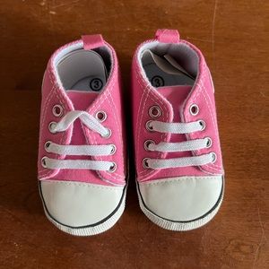Girls pink converse